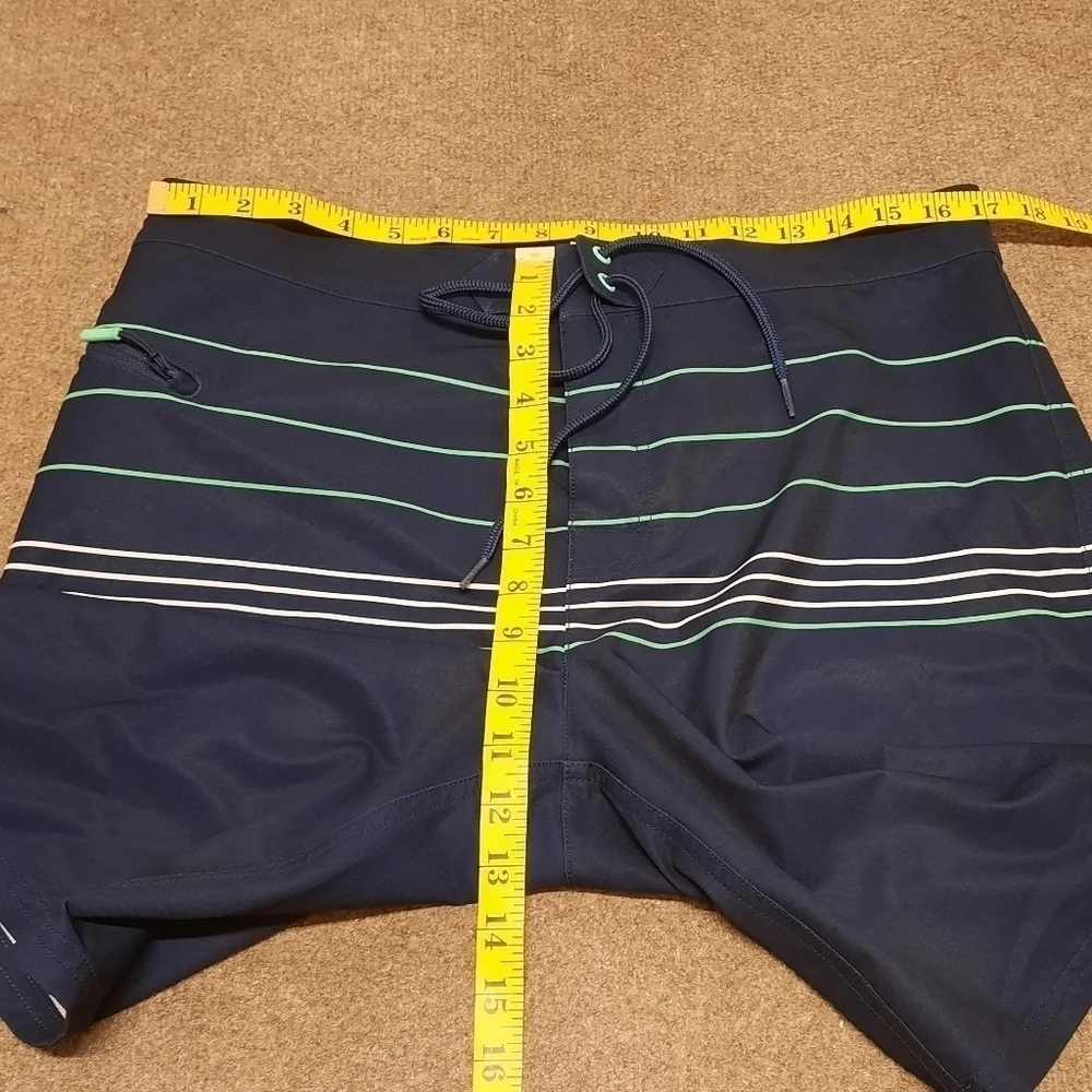 Vineyard Vines Men's Smith Hill Stripe Board Shorts Blue Size 33